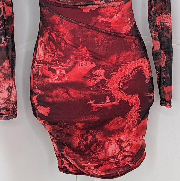 PrettyLittleThing Red and Black Dragon Long Sleeve Sexy Dress - Picture 5 of 16